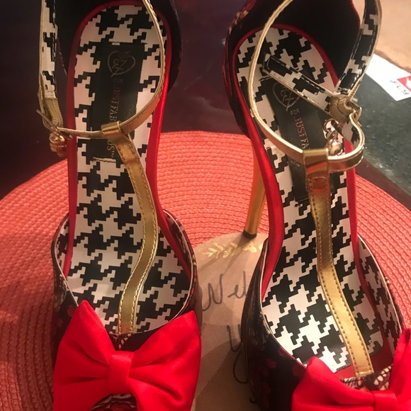 Shoes - Picture 2 of 3